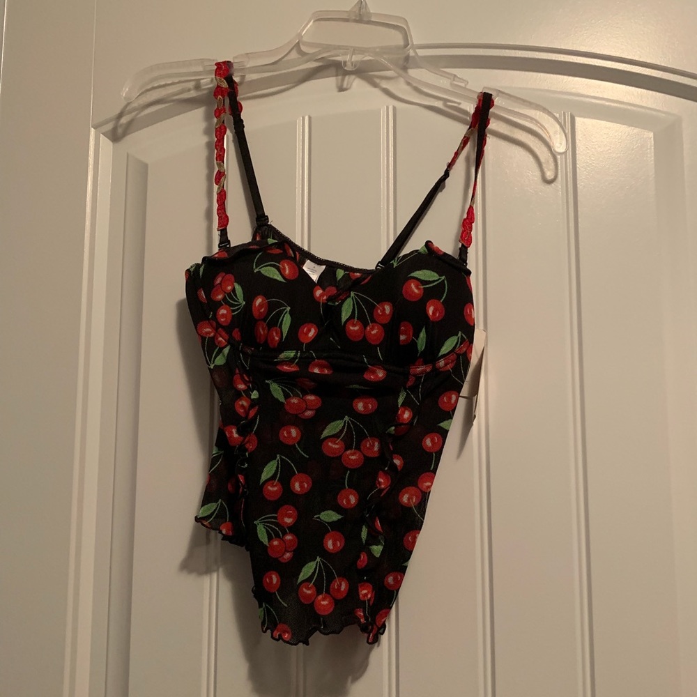 Small cherry crop top